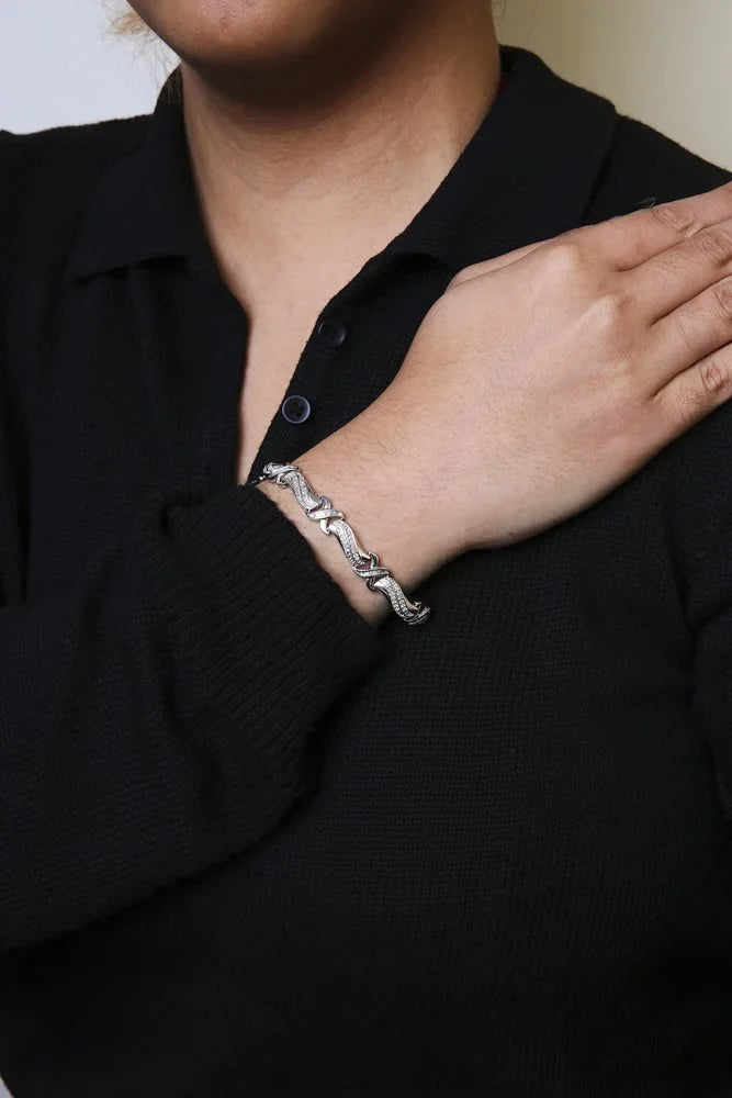 Stylish Haus of Brilliance .925 Sterling Silver 1 3/4 Cttw Womens Round cut Box Clasp Diamond Wave and X Link Tennis Bracelet (I-J Color, I3 Clarity) - 7"