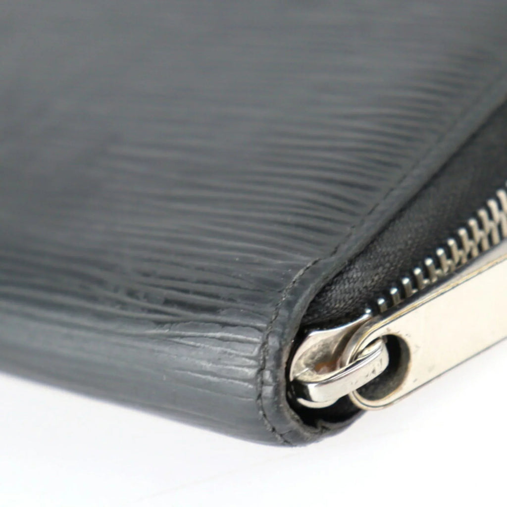 Pre-Owned LOUIS VUITTON Louis Vuitton Zippy Wallet Long M61857 Epi Leather Black Silver Hardware Round Zipper (Good)