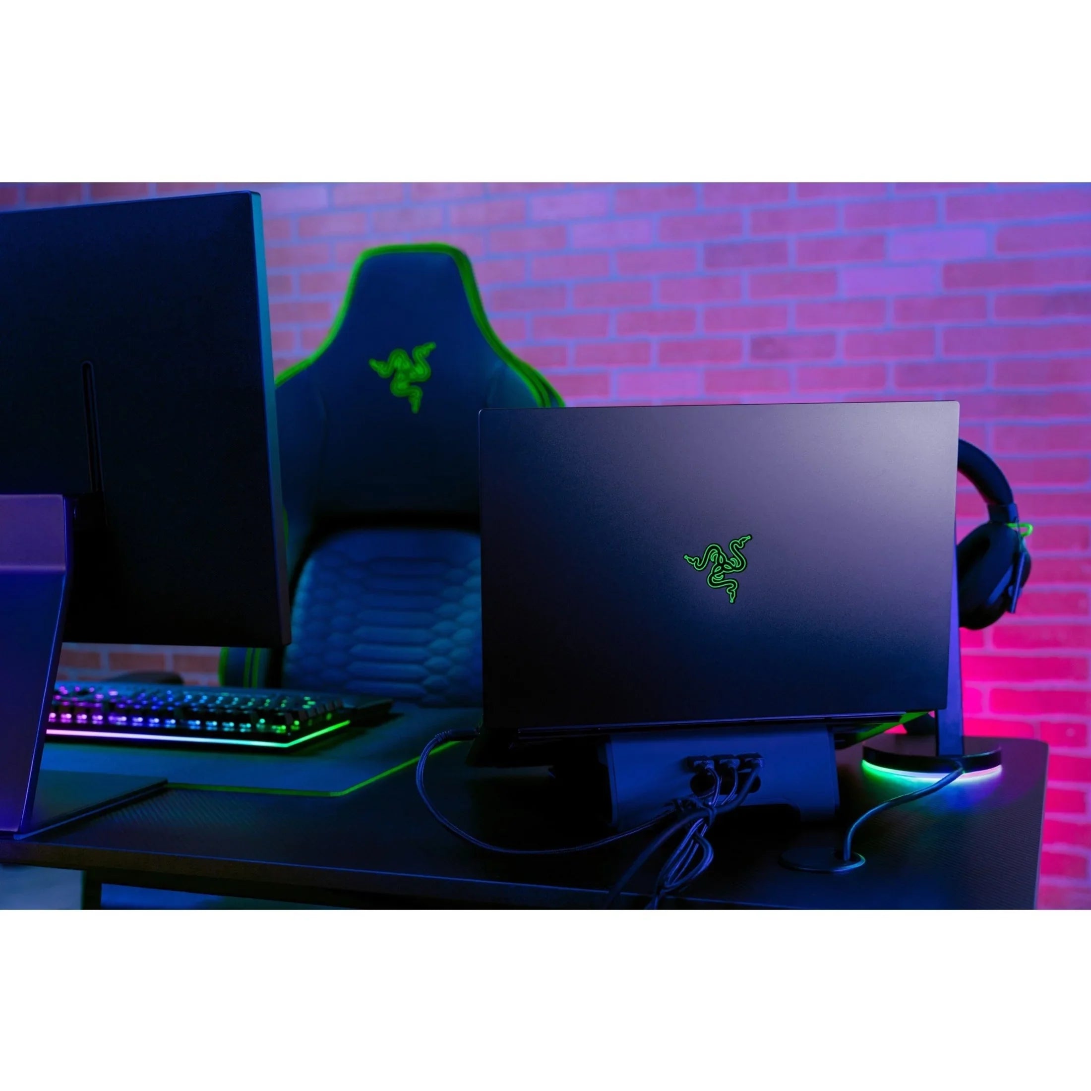 Razer Blade 15 Advanced Edition 15.6" 4K UHD Gaming Laptop, i9 i9-12900H, NVIDIA GeForce RTX 3080 Ti 16 GB, 1TB SSD, Windows 11 Home