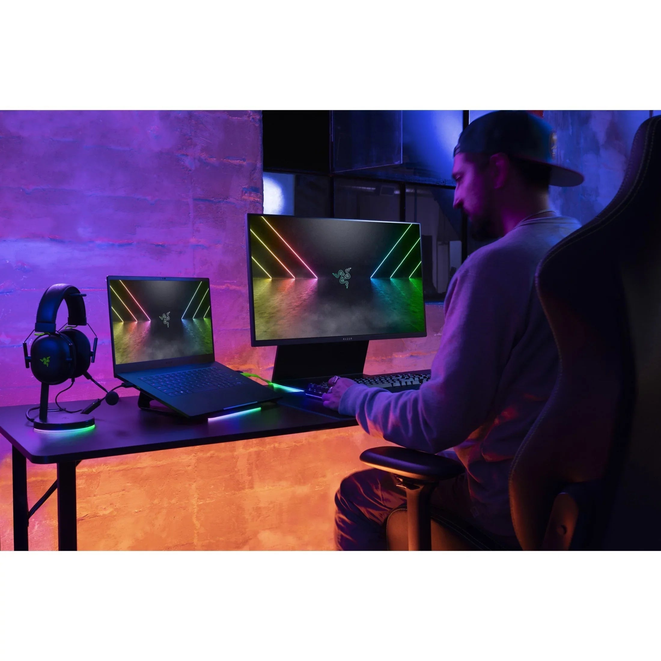 Razer Blade 15 Advanced Edition 15.6" 4K UHD Gaming Laptop, i9 i9-12900H, NVIDIA GeForce RTX 3080 Ti 16 GB, 1TB SSD, Windows 11 Home