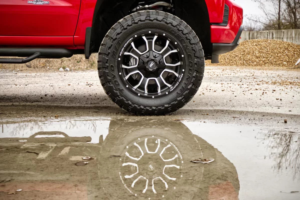 Stylish Rough Country 93 Series Black Wheel