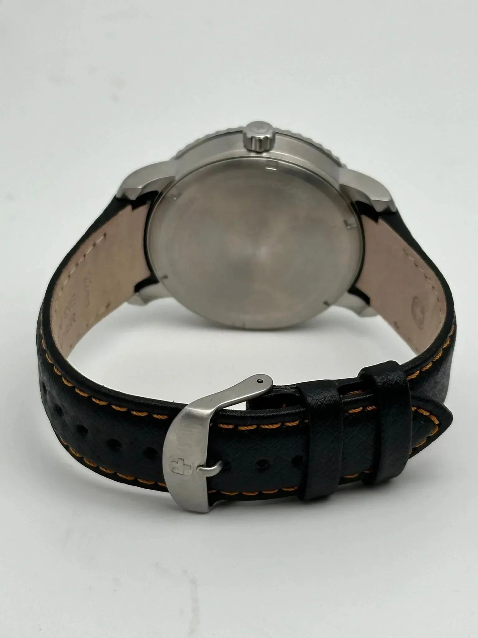 Wenger Roadster Swiss Military Roadster Men's Watch And Flashlight Set 1165869 - Exclusive Design