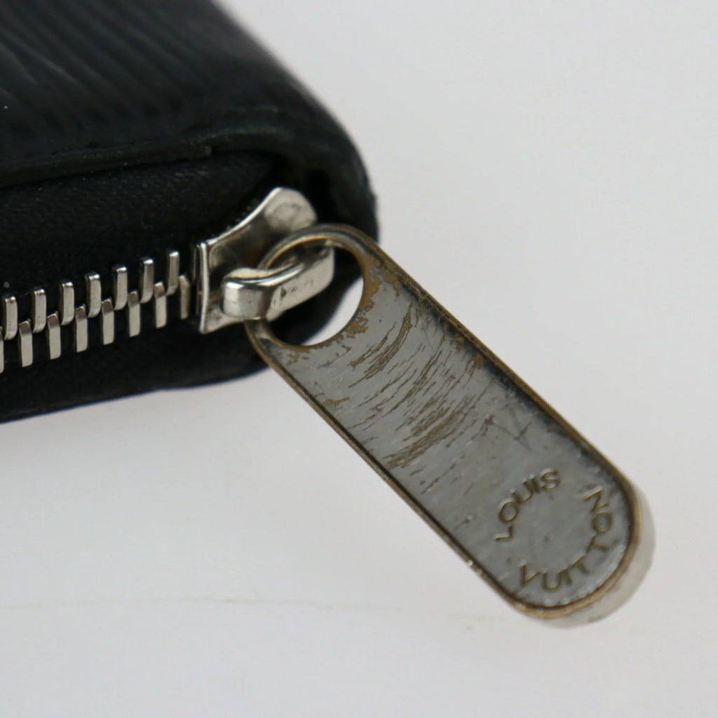 Pre-Owned LOUIS VUITTON Louis Vuitton Zippy Wallet Long M61857 Epi Leather Black Silver Hardware Round Zipper (Good)