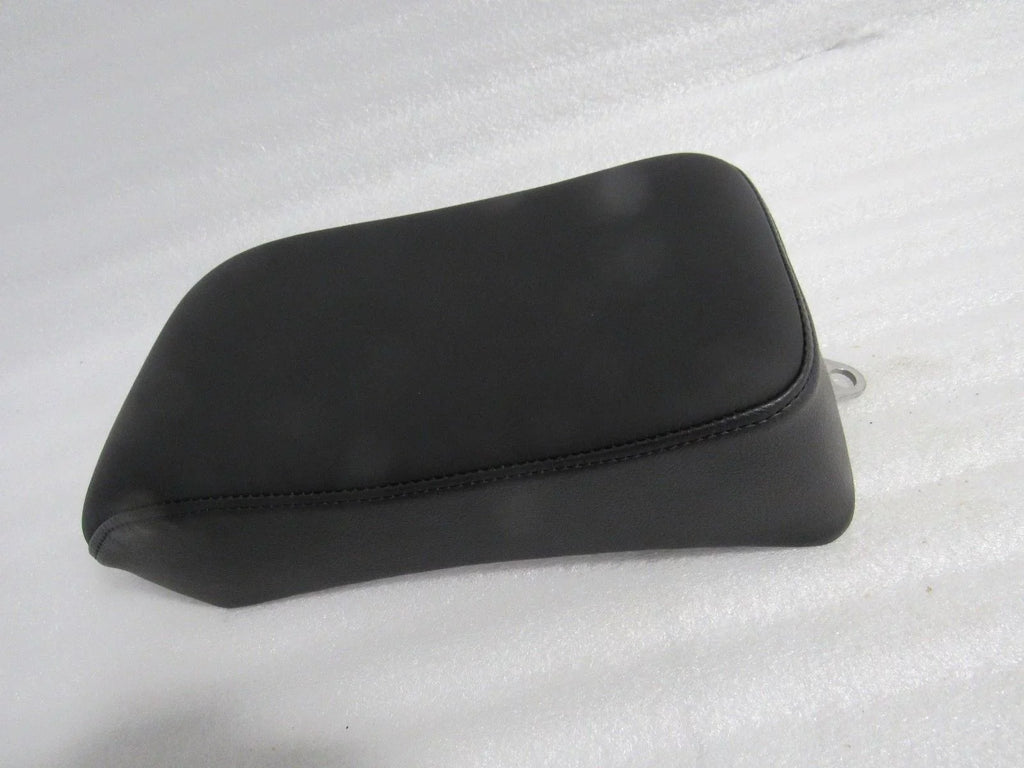 NEW HARLEY DYNA PASSENGER PILLION 0803-0343