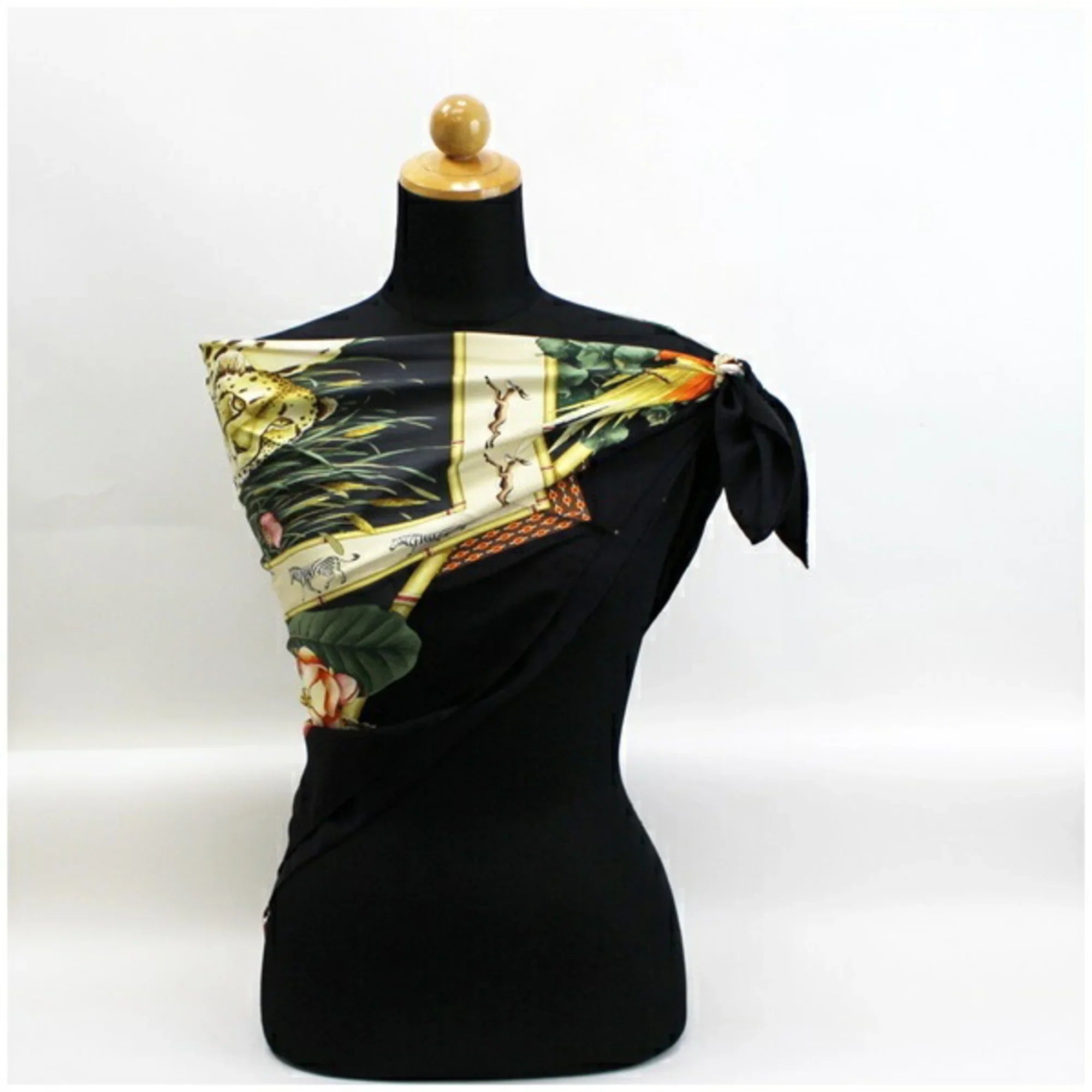 Stylish Pre-Owned Salvatore Ferragamo Scarf Muffler Leopard Print Black Women's Panda Animal (Good)