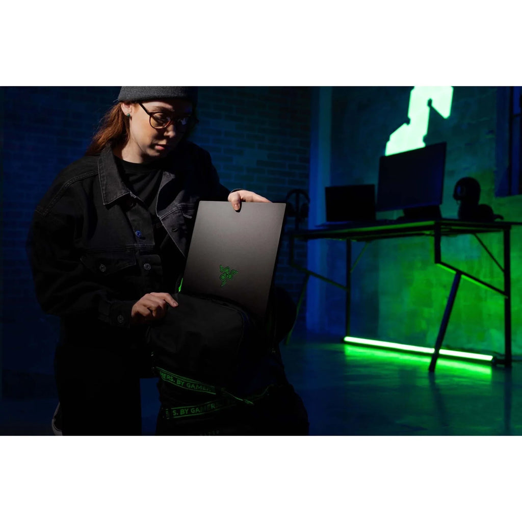 Razer Blade 15 Advanced Edition 15.6" 4K UHD Gaming Laptop, i9 i9-12900H, NVIDIA GeForce RTX 3080 Ti 16 GB, 1TB SSD, Windows 11 Home