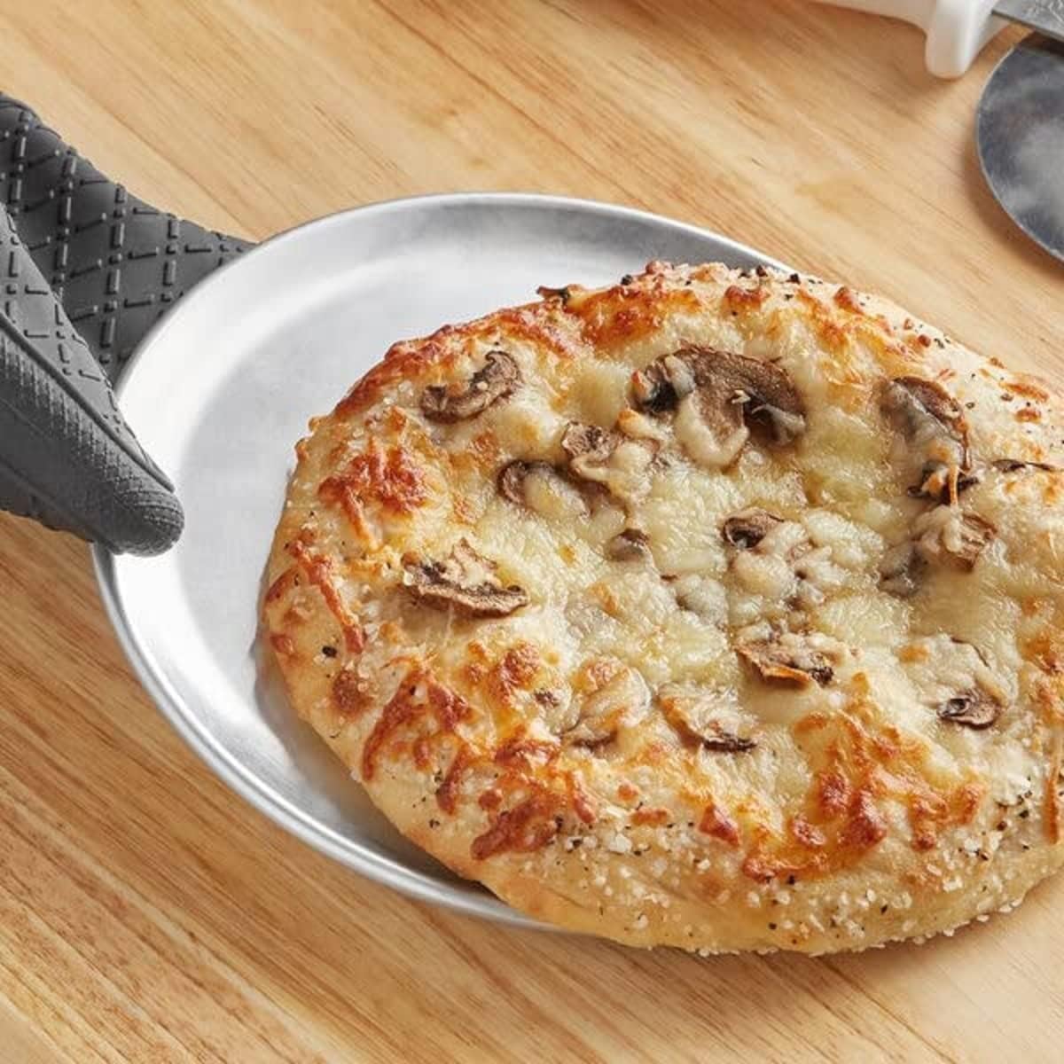 Stylish TrueCraftware- Set of 6 Aluminum 8â Pizza Tray Pan Coupe Style - Bakeware Round Pizza Pan Pizza Tray Baking Tray Round Baking Tray for Home Kitchen Pizzeria & Restaurants