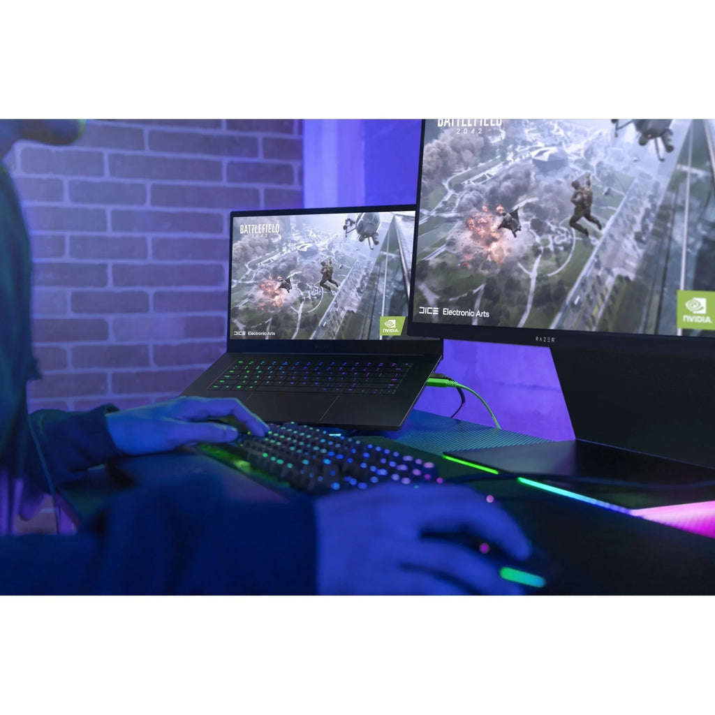 Razer Blade 15 Advanced Edition 15.6" 4K UHD Gaming Laptop, i9 i9-12900H, NVIDIA GeForce RTX 3080 Ti 16 GB, 1TB SSD, Windows 11 Home