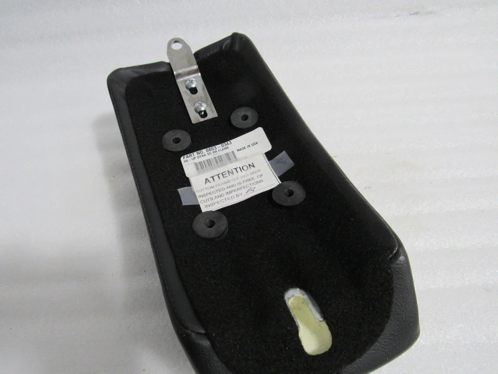 NEW HARLEY DYNA PASSENGER PILLION 0803-0343